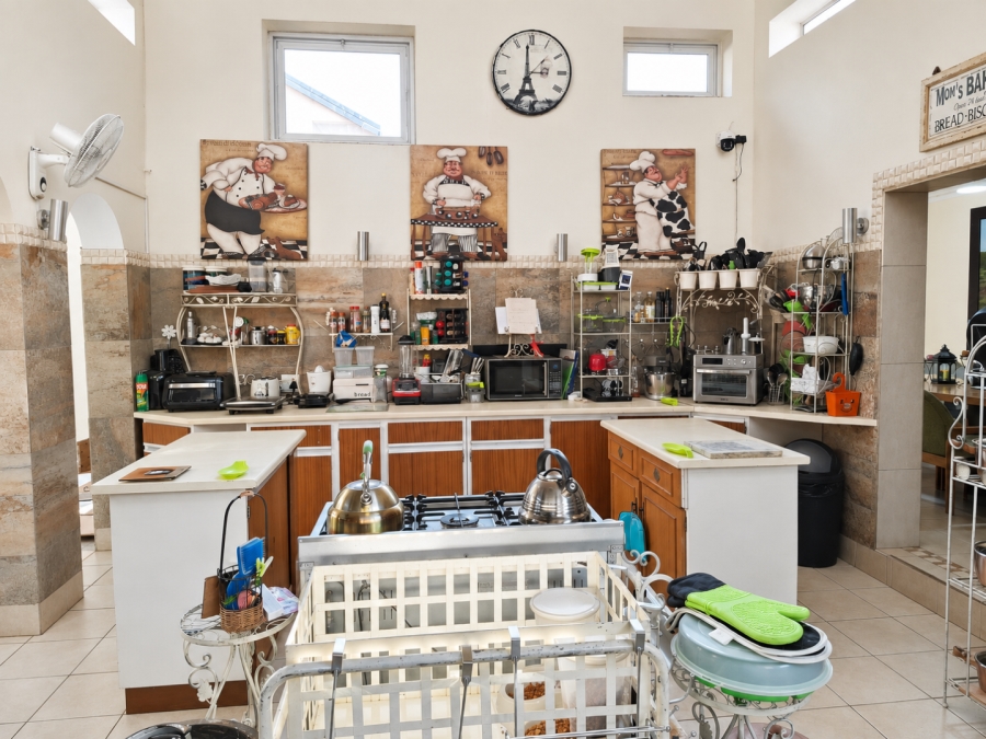 6 Bedroom Property for Sale in Delareyville North West
